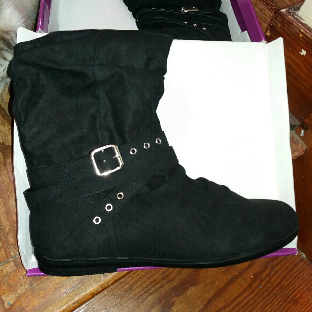 Rampage blaco boots **holiday sale**